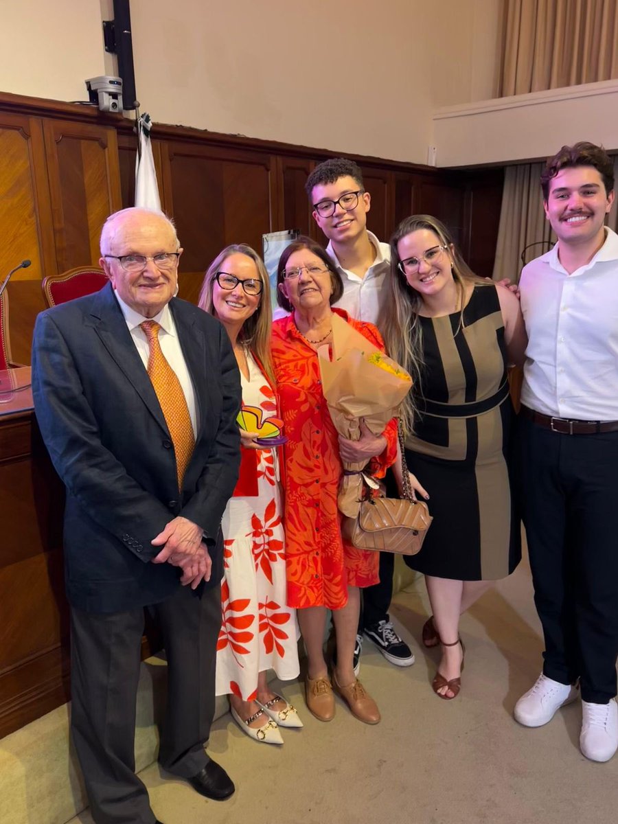 epenfermagem's tweet photo. ❤️🫶 É com grande alegria e orgulho que a EPE-UNIFESP parabeniza e informa que a Profa Dra Edvane Birelo Lopes De Domenico e demais participantes do Programa Acolhe-Onco foram agraciados com o Prêmio Marcos Moraes!!! https://t.co/R5dhJTHmRP