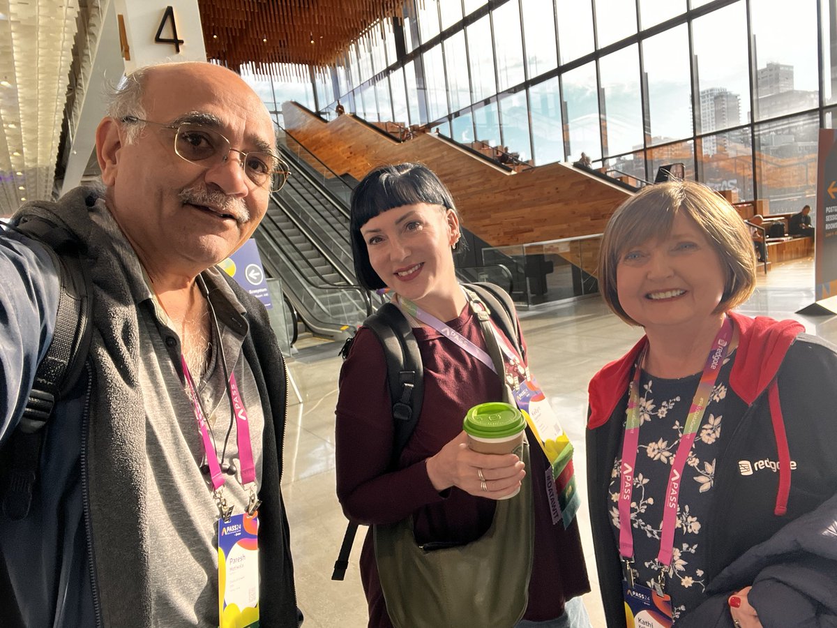 pareshmotiwala's tweet image. More #sqlselfies @PASSDataSummit @DBAKevlar @SQLBek @adammachanic @ravidya_rev