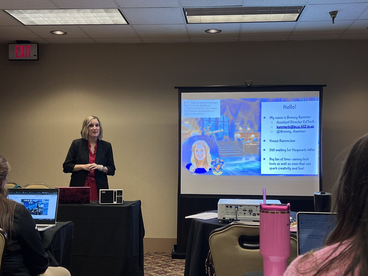 KatieF's tweet photo. Had to make a session with PLN friend @Brenny_Kummer @ #HECC https://t.co/HTsThaptsJ