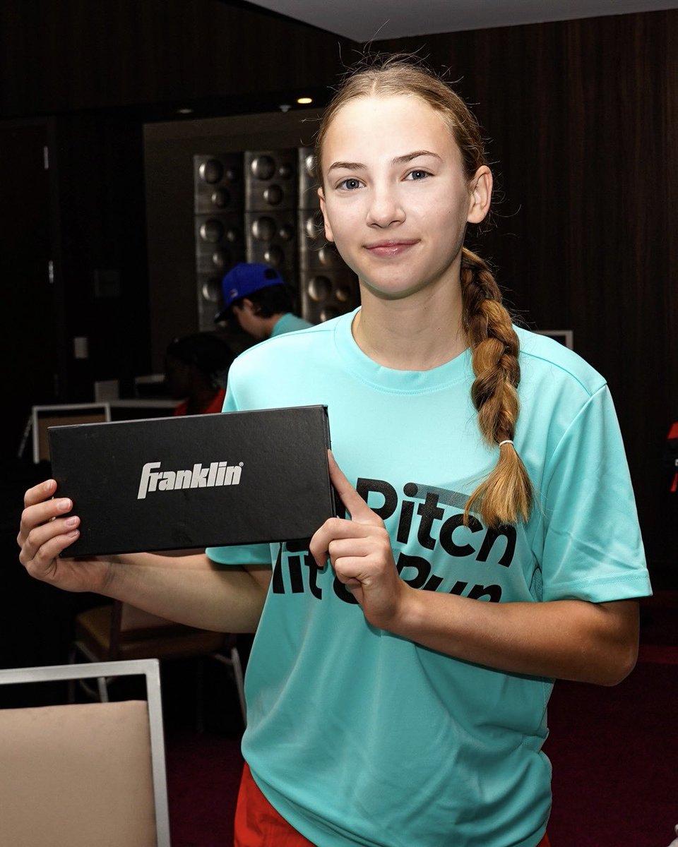 From backpacks, sliding gloves, and more! <a href="/FranklinSports/">Franklin Sports</a> gave our #MLBPHR Finalists the World Series treatment! 🏆👀

Thank you Franklin Sports for the unforgettable experience! ⚾️🥎

mlb.com/pitch-hit-and-…