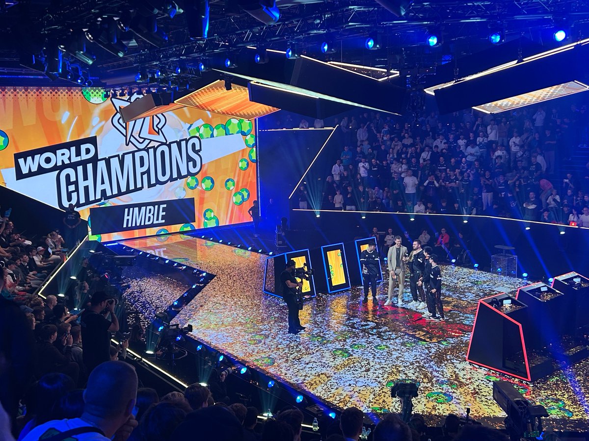 PispisaFabrizio's tweet image. Another #supercell event wrapped up and still feels like the first time! ✨

We pulled off an unforgettable 2024 #superfest and #worldfinals, and history was made as the Italian org @teamhmble won on #BrawlStars! 🇮🇹

The future is big, let’s keep pushing it to the next level! 🚀