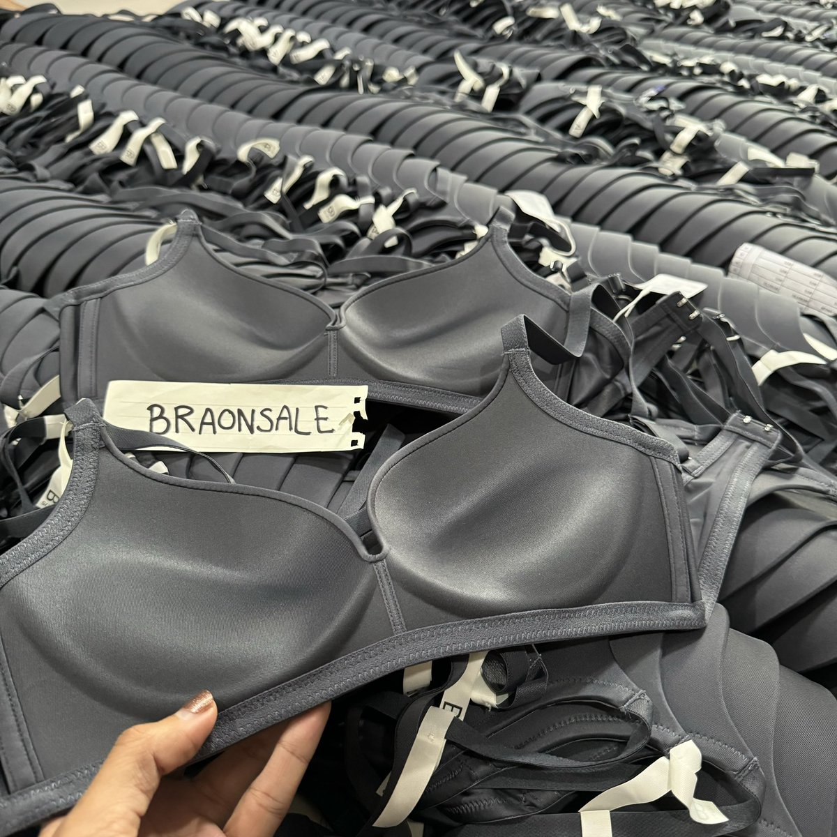 braonsale_'s tweet photo. ร้าน BRAONSALE 
ขาย SABINA ของแท้ พร้อมส่ง
ช่องทาง: FB, Shopee, TikTok, Lazada
✨สั่งซื้อกดที่นี่: https://t.co/Wv2ZZBJpY1

🚚 ส่งของทุกวัน ตัดรอบ 08.00น.
✅ มีบริการเก็บเงินปลายทาง (COD)

#sabina #braonsale https://t.co/sAcd4sw3cf
