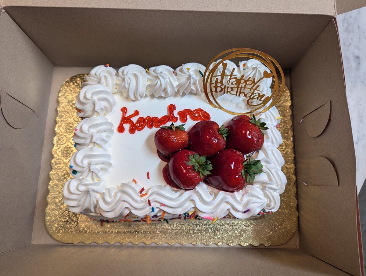 RainbowWM's tweet photo. The world is on fire, but the guys in the office got me a Tres Leches cake for my 30th. Very thankful for this little bit of light on this gloomy day ❤️ https://t.co/wPV3SJfOHZ