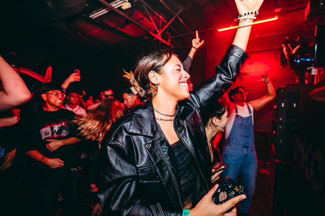 DISCOPUSSY tweet media