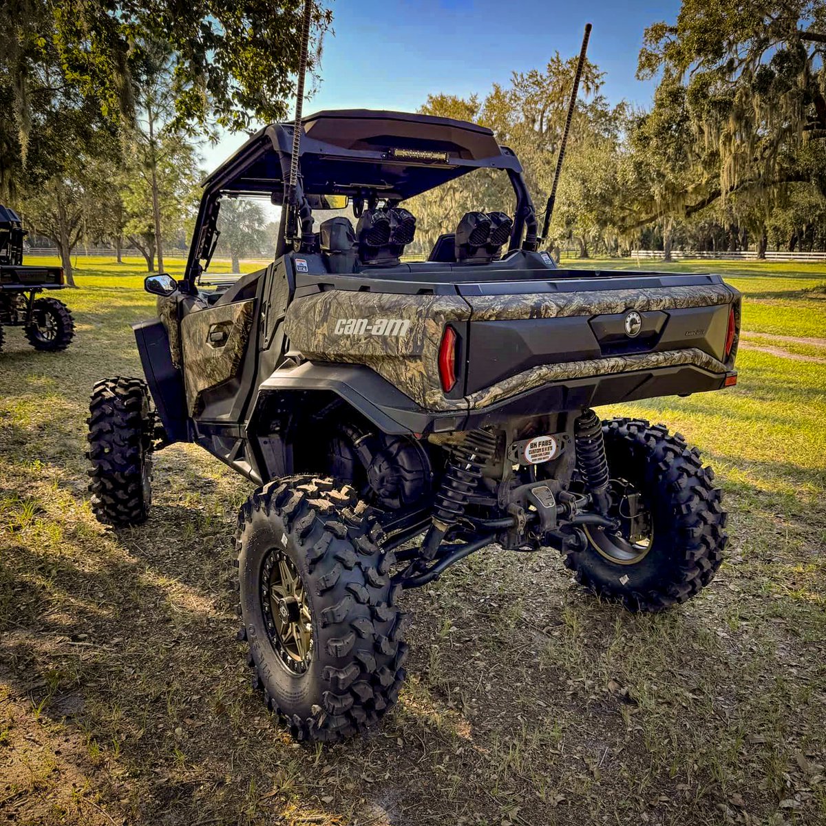 superatvtweet's tweet photo. #BKFabs got this 2024
#CanAmCommander beefed up for the trails, complete
with an #SuperATV 4" GDP portal gear lift kit and 33" tires!πͺβ https://t.co/K62nVtPKj5