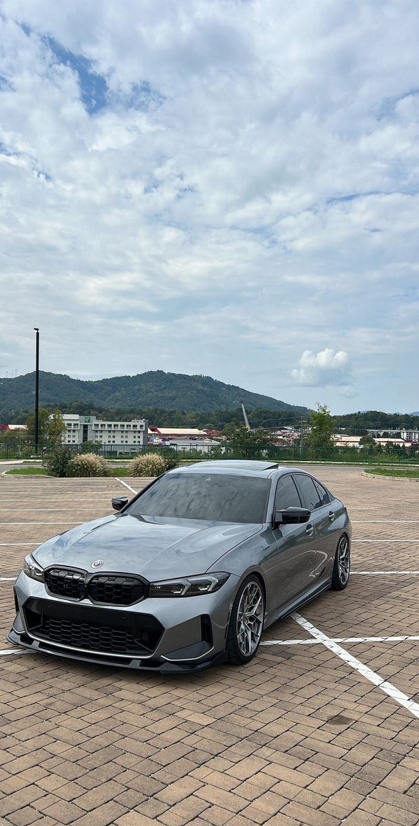 u/op! ESQ tweet media