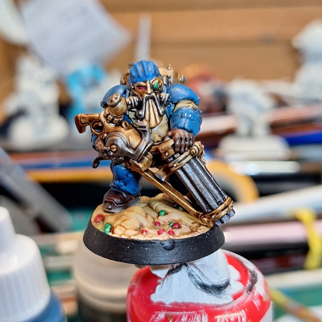 dzejbrik's tweet photo. Finally the first of my Kharadron Overlords done... Barak-Mhornar FTW! (Will have to remove that nasty paint bump from the base rim though...)

#ageofsigmar #warhammercommunity #paintingwarhammer #tabletopready https://t.co/aUHMtdj9c7