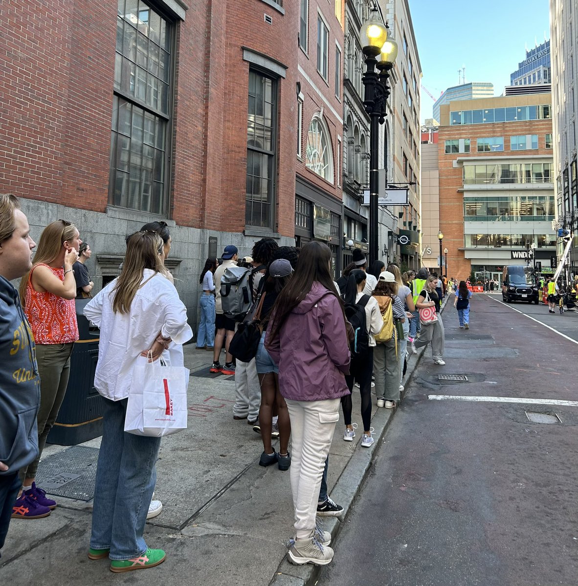 HenningerReport's tweet photo. @Raffa3llaShan Crowds waiting outside of The Drama set to see Zendaya.
#report4charlie #Zendaya https://t.co/G1g9hdBemI