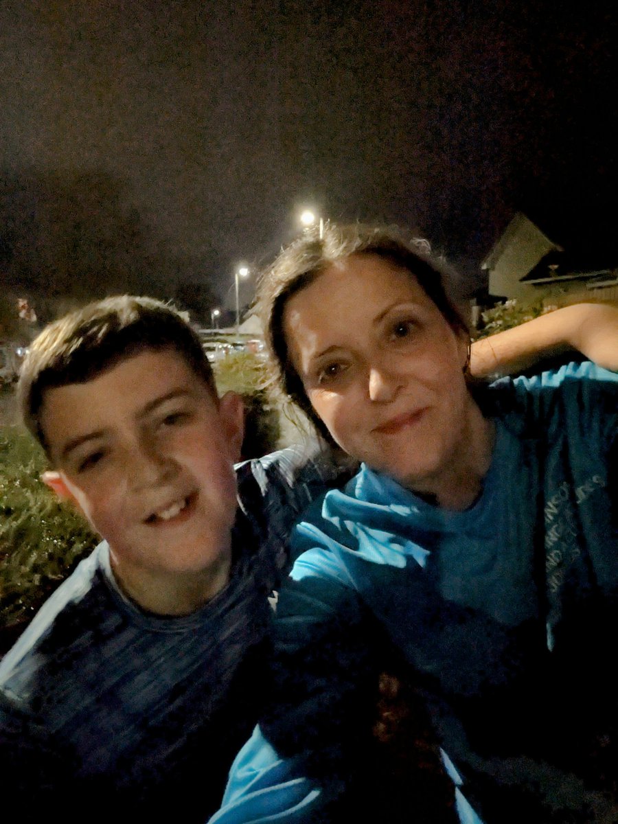 Justacarehomeg1's tweet image. Shorter jog tonight as dodgy knees but another 1.8 miles for Parkinson&apos;s UK - joined by the wee man tonight #timetorun
Signed up for @thekiltwalk again in April, def prefer long walks to runs! They&apos;re a challenge but every day is challenging to mum #parkinsonsdisease 💙
