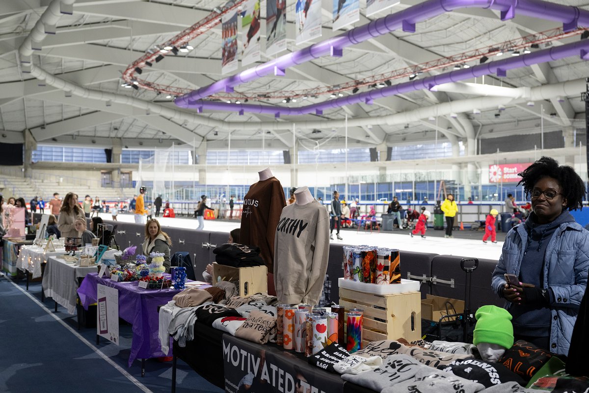 Calling all business owners! Get ready to showcase your products and connect with the community at the Oval's Holiday Market &amp; Skate on Nov. 23, 2024! 

Secure your table today and be a part of this festive celebration. Don’t miss out—space is limited!

app.smartsheet.com/.../e91ca98b28…...