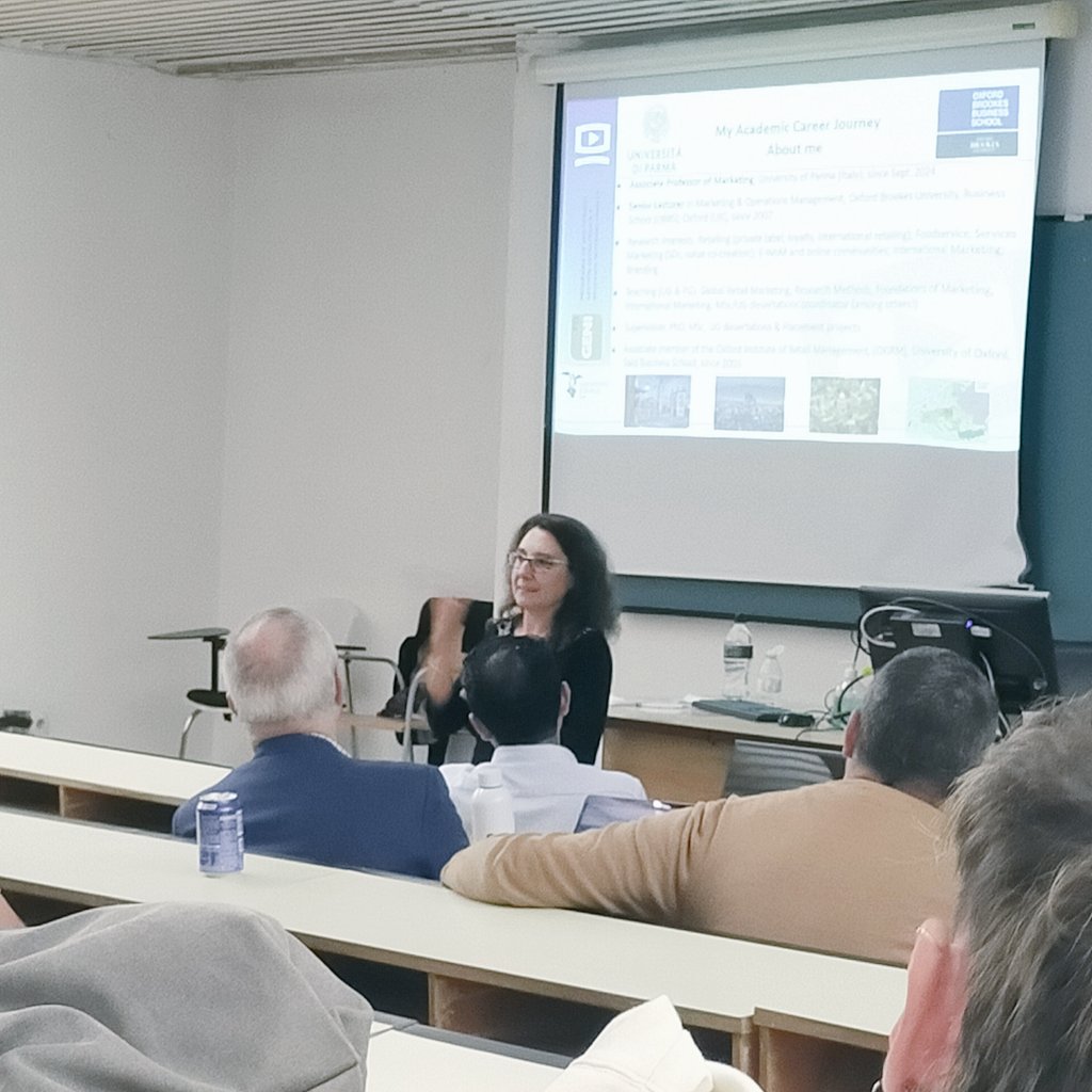 Máster Marketing e Investigación Aplicada_US tweet media