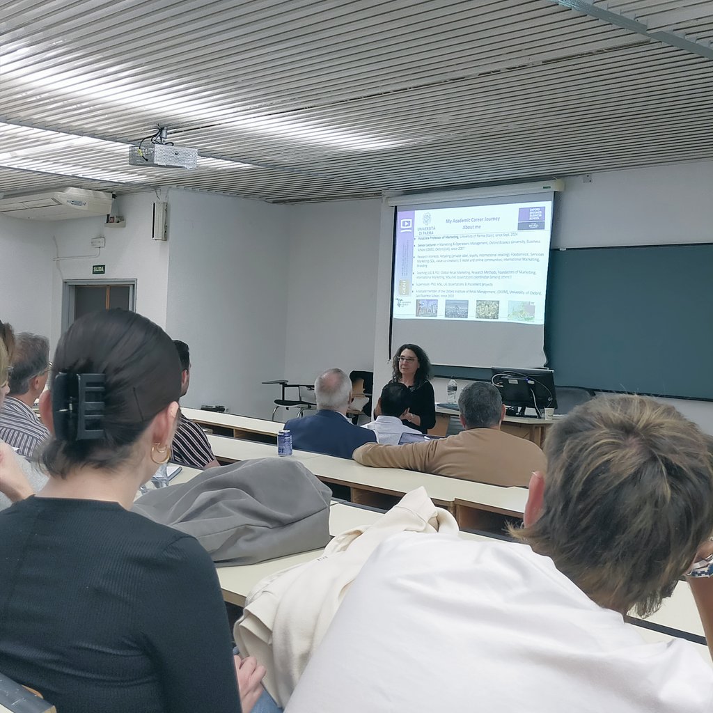 Máster Marketing e Investigación Aplicada_US tweet media