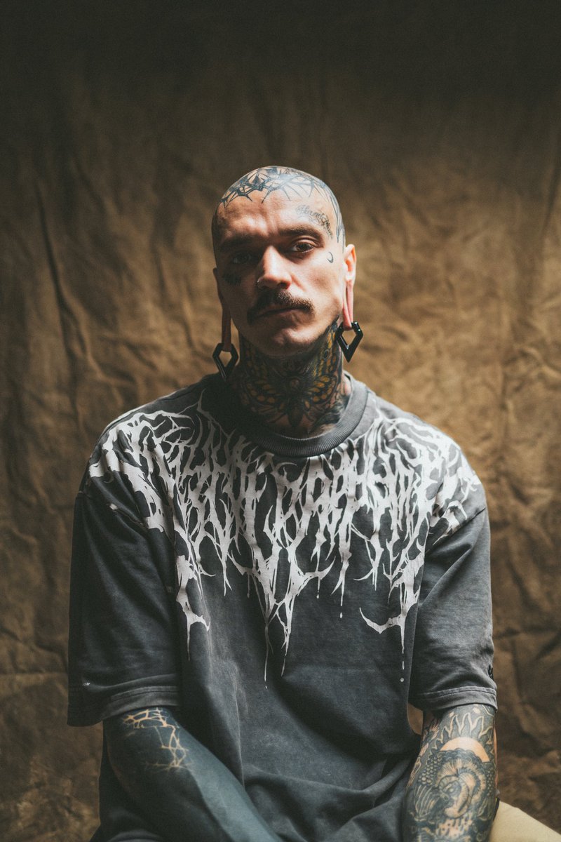 ✦ Calm in the chaos ✦

#streetwear #staycoldapparel #jewelry #inked