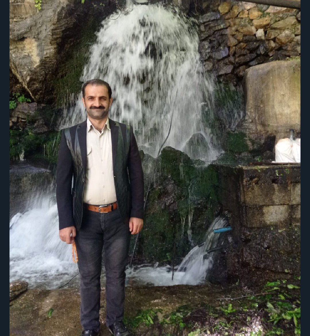 Kimse duydu mu ?
Hayır!
 Mehmet Sait Meço dün akşam saat 19.00 sularında Batman Kozluk İnişli köyündeki evinde, astsubay Selim Sevinç komutasında 35-40 askerle evine baskın düzenlenip eşi, kızı ve oğlunun önünde kurşunlandı!
Bir Kürt daha sessizce öldürüldü!
Adaletİçin SesVer