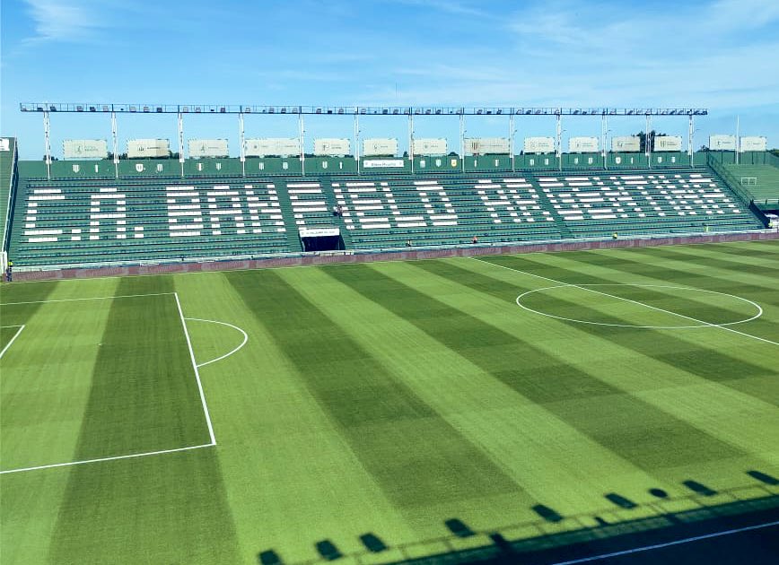 PF2026Ok's tweet photo. #LigaProfesional | En el Florencio Sola se viene #Banfield vs #Belgrano.

Cobertura de @MARCELOCCOSTAS https://t.co/bE3igpImxg