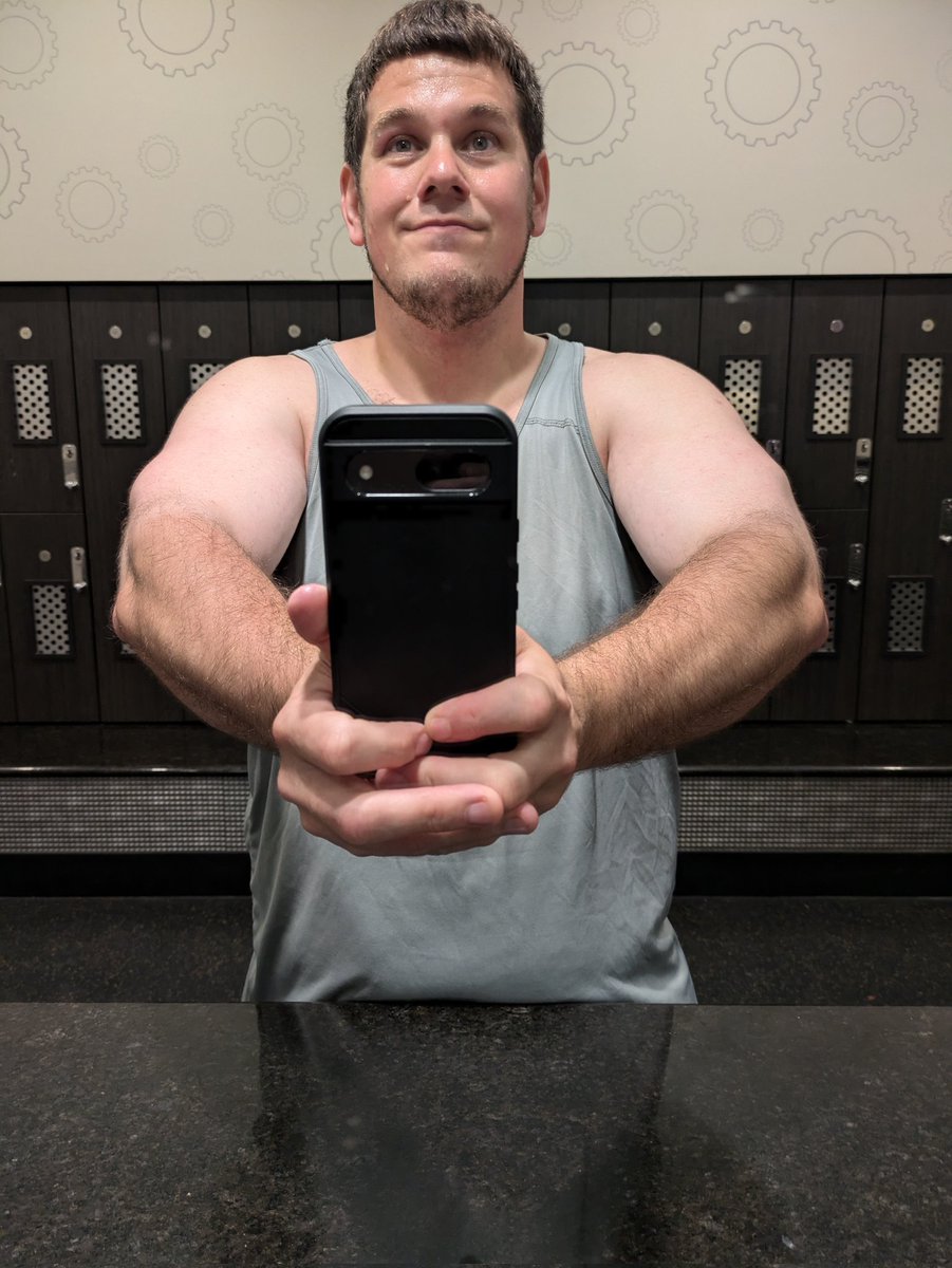 ross_write's tweet image. Gym life