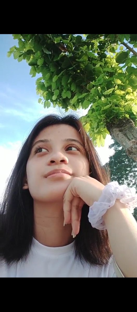 emarbls's tweet photo. Oh how fresh is the single and unemployed face of mine. Ayoko na lang magtalk sa itsura ko ngayon 🥱 https://t.co/UKu9ZX9k0c