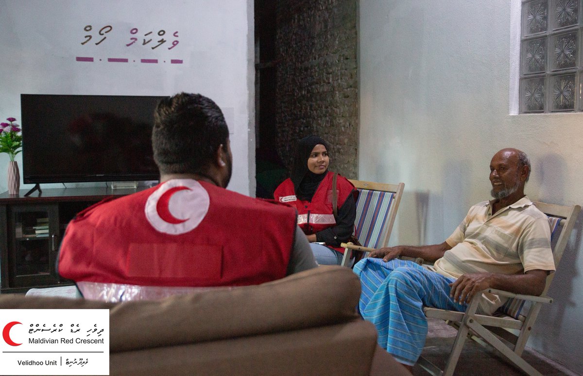 Snaps from our visit to elderly residents of Velidhoo.
This event is being held in association with Velidhoo Police.
<a href="/maldivianrc/">Maldivian Red Crescent</a>
#heyohithun #mrcvelidhoo