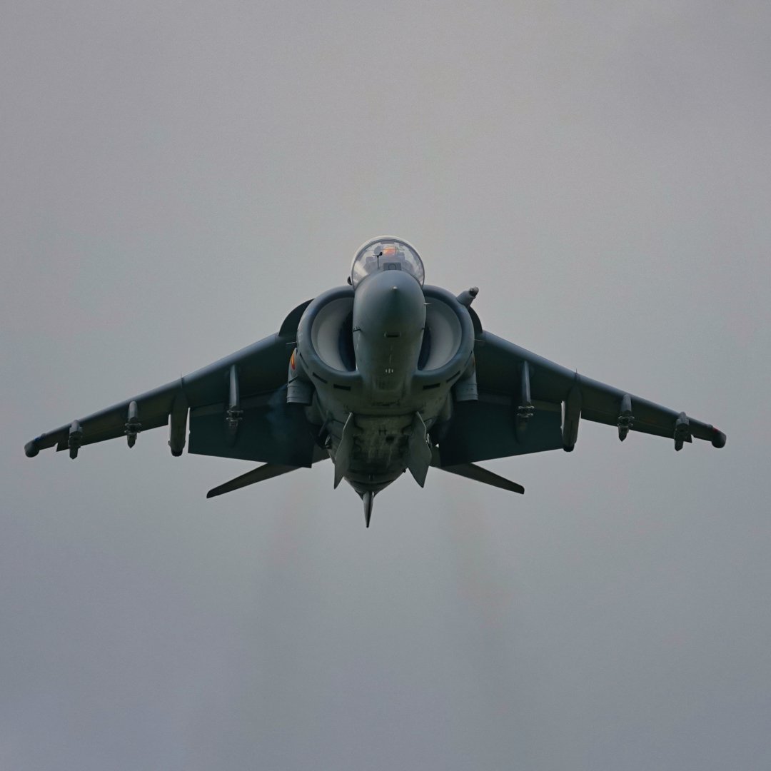 Michaelflying28's tweet photo. Spanish Navy McDonnell Douglas EAV-8B Harrier II VA.1B-38/01-926 displaying at RIAT 24.

#spanishnavy #armada #armadaesp #armadaespañola #spanisharmada #9thsquadron #mcdonnelldouglas #mcdonnelldouglaseva8 #eva8 #mcdonnelldouglaseva8b #eva8b #mcdonnelldouglaseva8harrierii #riat https://t.co/I28VvAkeq5