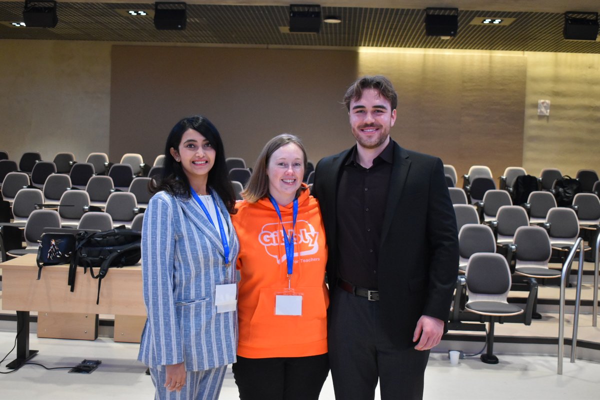 teacher_ritu's tweet photo. Still buzzing from the incredible energy of the 15th Canadian EdTech Summit! 🚀 The words of Robert Martellacci, “The smartest person in the room is the room,” captured the spirit perfectly. #EdTechCAN24 @MindShareLearn @MindShareK12 https://t.co/CvfKNq7u00