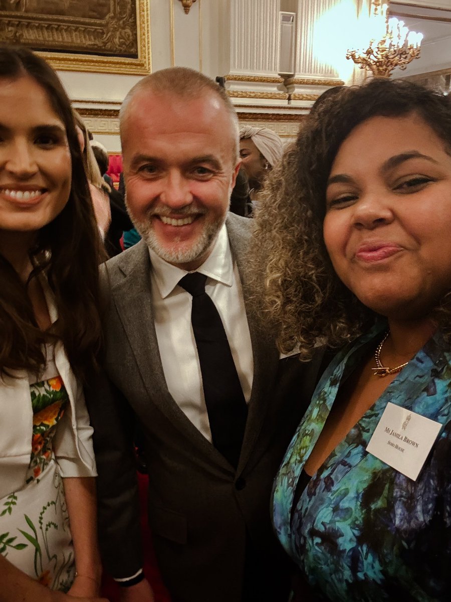 Marine Tanguy (@marinetanguyart) on Twitter photo 👑 Honoured to have been invited by his Majesty The King to a gathering of global sustainable leaders today at Buckingham Palace for both our work as a B Corp in the art world <a href="/MTArtAgency/">MTArt Agency</a> and my book on visual pollution. 👑 Honoured to have been invited by his Majesty The King to a gathering of global sustainable leaders today at Buckingham Palace for both our work as a B Corp in the art world <a href="/MTArtAgency/">MTArt Agency</a> and my book on visual pollution.