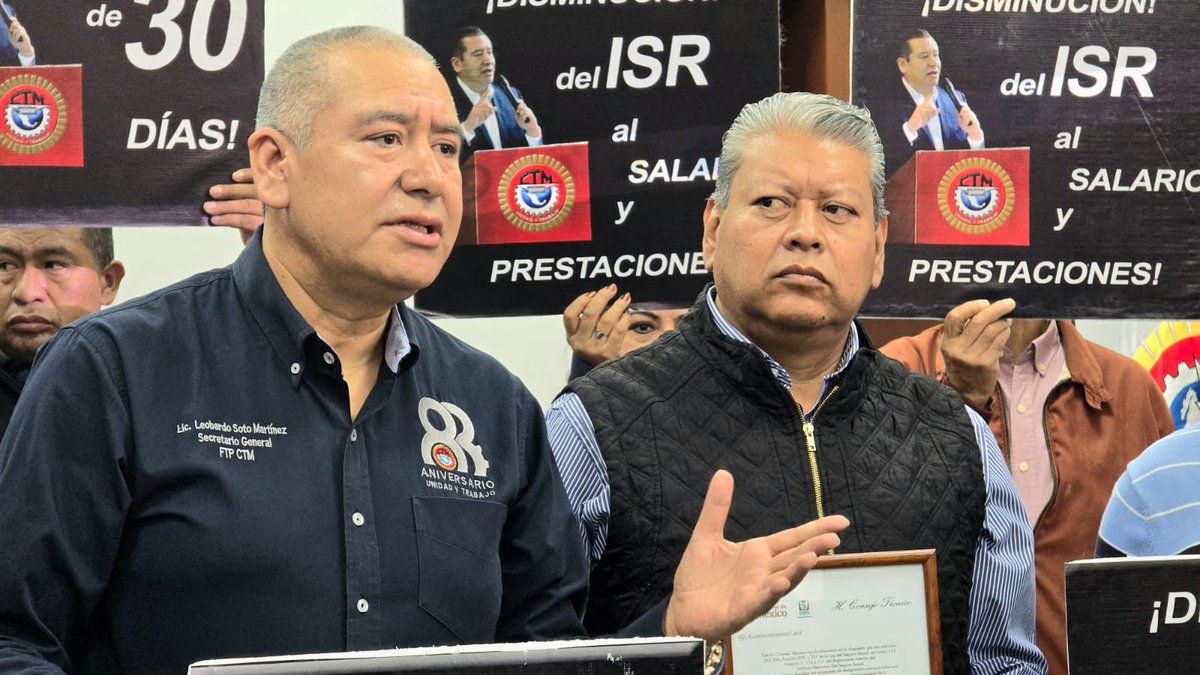 #VivitoYLuchando <a href="/leobardosoto/">Leobardo Soto</a>, secretario general de la <a href="/CTMPuebla/">CTM_FTPuebla</a> ratifica la demanda de los más de 85 mil trabajadores de esa central obrera en pro de la jornada laboral de 40 horas y que se reduzca el #ISR que se aplica al tiempo extra y #aguinaldos urbeconomica.com/mercados/emple…