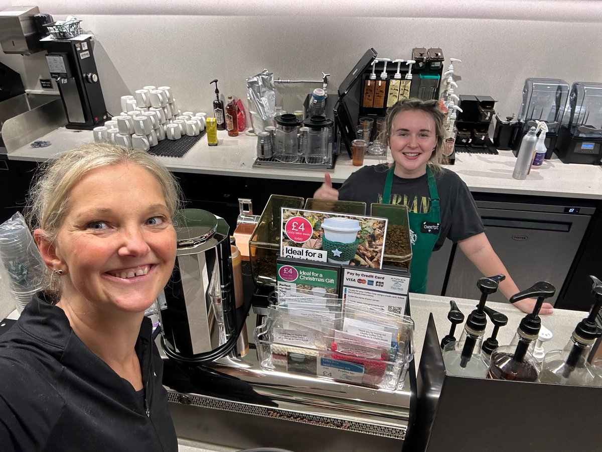 roydeɴ revolve roтαry clυв tweet media