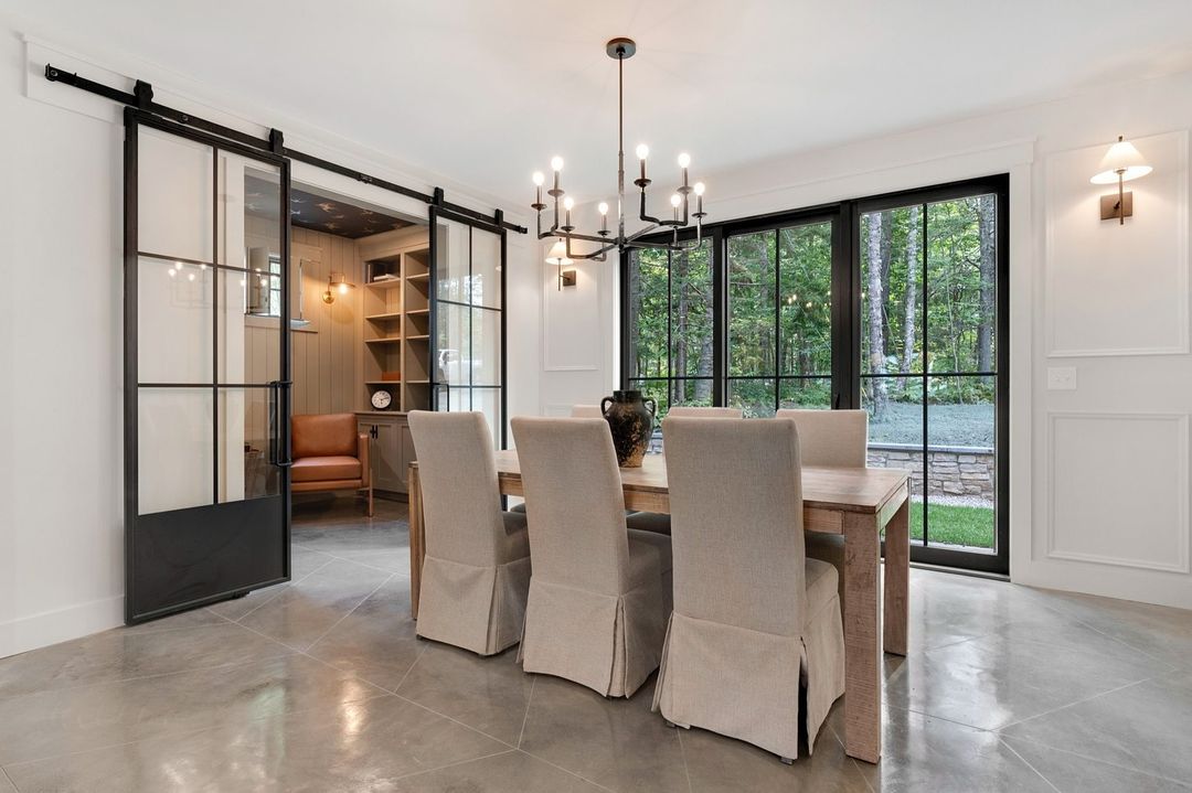 RusticaHardware's tweet image. 🌟 Transform Your Space with Sliding Glass Metal Doors! 🌟

There’s something truly captivating about the way sliding glass metal doors can elevate a room, adding both beauty and functionality. These doors don’t just divide spaces—they connect them, bringing in natural light,…