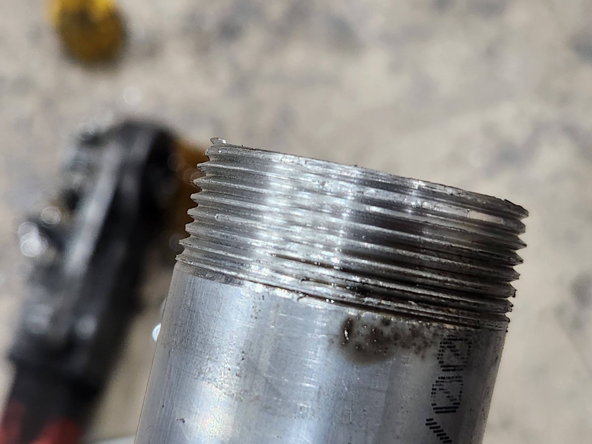 EntFabLLC's tweet image. So, apparently, with the proper oil we CAN thread aluminum pipe... now what to do with this knowledge.🤔🤔
#av
#trussbase
#manufacturing 
#knockoutpipe