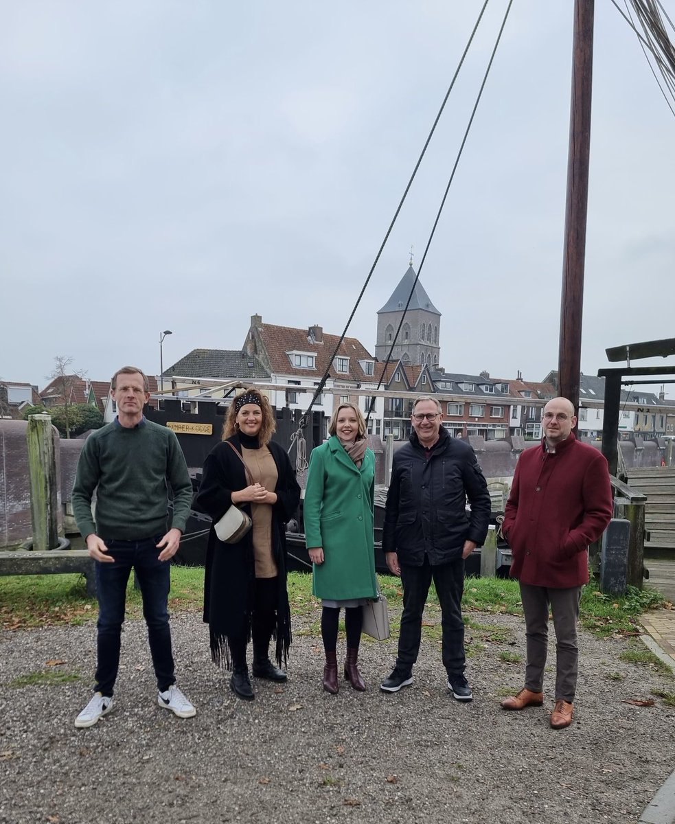 Volle dag met werkbezoeken met vanmiddag bezoek in Kampen. Bovenkerk en de IJsselkogge ademen historie. Belangrijk dat de geschiedenis bewaard blijft en vooral dat de verhalen verteld blijven worden!