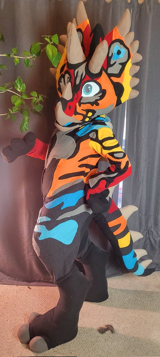 Ritz Costumes tweet media