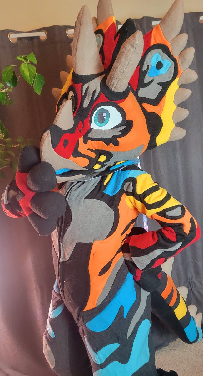 Ritz Costumes tweet media