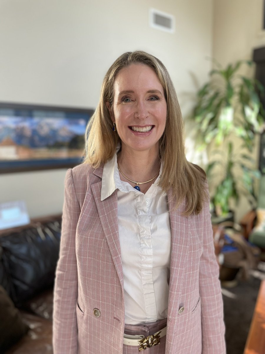 SarahJTracy's tweet image. I created a profile over at Blue Sky social. Please follow me there!
sarahjtracy.bsky.social
#AcademicTwitter
#qualitative
#orgcomm