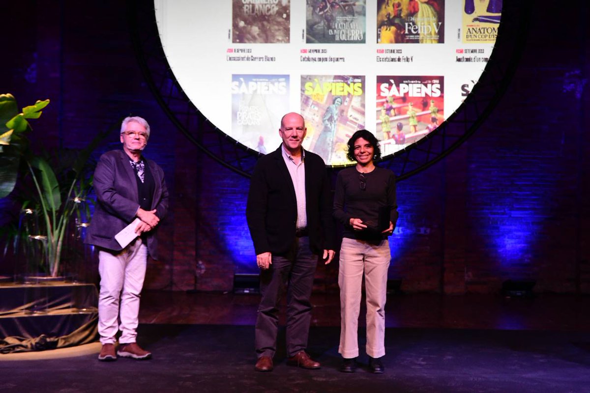 Comencem l’entrega de guardons del Jurat, amb el premi al millor disseny editorial:

📘Joaquim Noguero de <a href="/serra_dor/">Serra d'Or</a> (Revistes).
🗞Josep Lluís Micó de <a href="/diariRegio7/">Regió7.cat</a> (Premsa).
📲<a href="/CaterinaUbeda/">Caterina Úbeda</a> de <a href="/sapienscat/">Sapiens.cat</a> (Digital).

Felicitats!