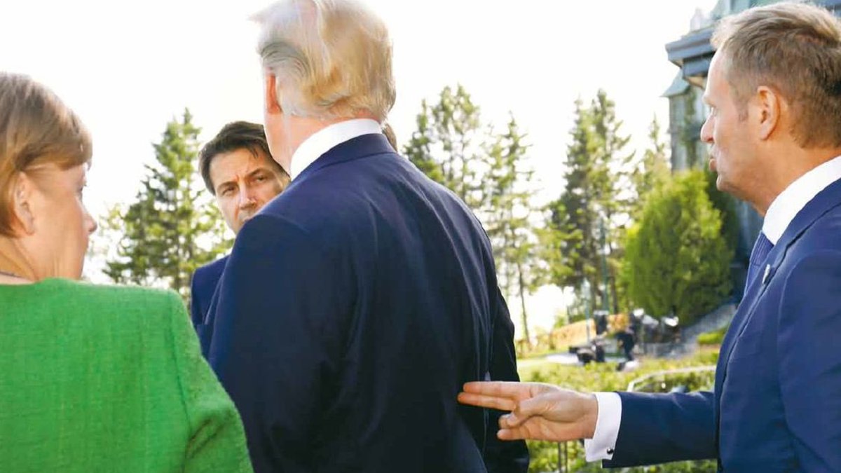 e_rozenau's tweet photo. TUSKOLANDIA rządzi przez wypadek przy pracy (zjednoczenie się przegranych ugrupowań). Zerowa dyplomacja‼️Dziś gratulują Trumpowi, a wcześniej: Tusk symulował strzelanie mu w plecy, Sikorski mówił że "robimy laskę Ameryce", jego żona porównywała Trumpa do Hitlera. ŻENADA ⚫️⚫️⚫️ https://t.co/yfhA5lcHmC