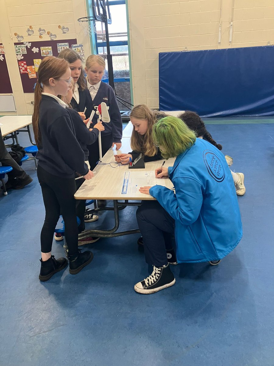 LethamPS's tweet photo. P6s enjoying their Science workshop this morning! A great day of learning and working together! #DundeeScienceCentre https://t.co/ysK8ud4Vgb