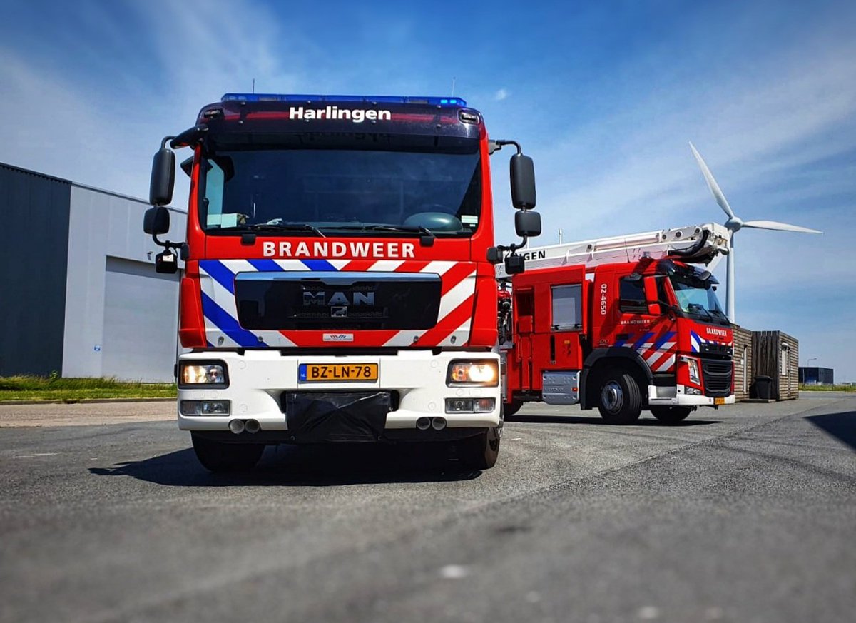 Assistentie ambulancedienst bij afhijsen in Harlingen
