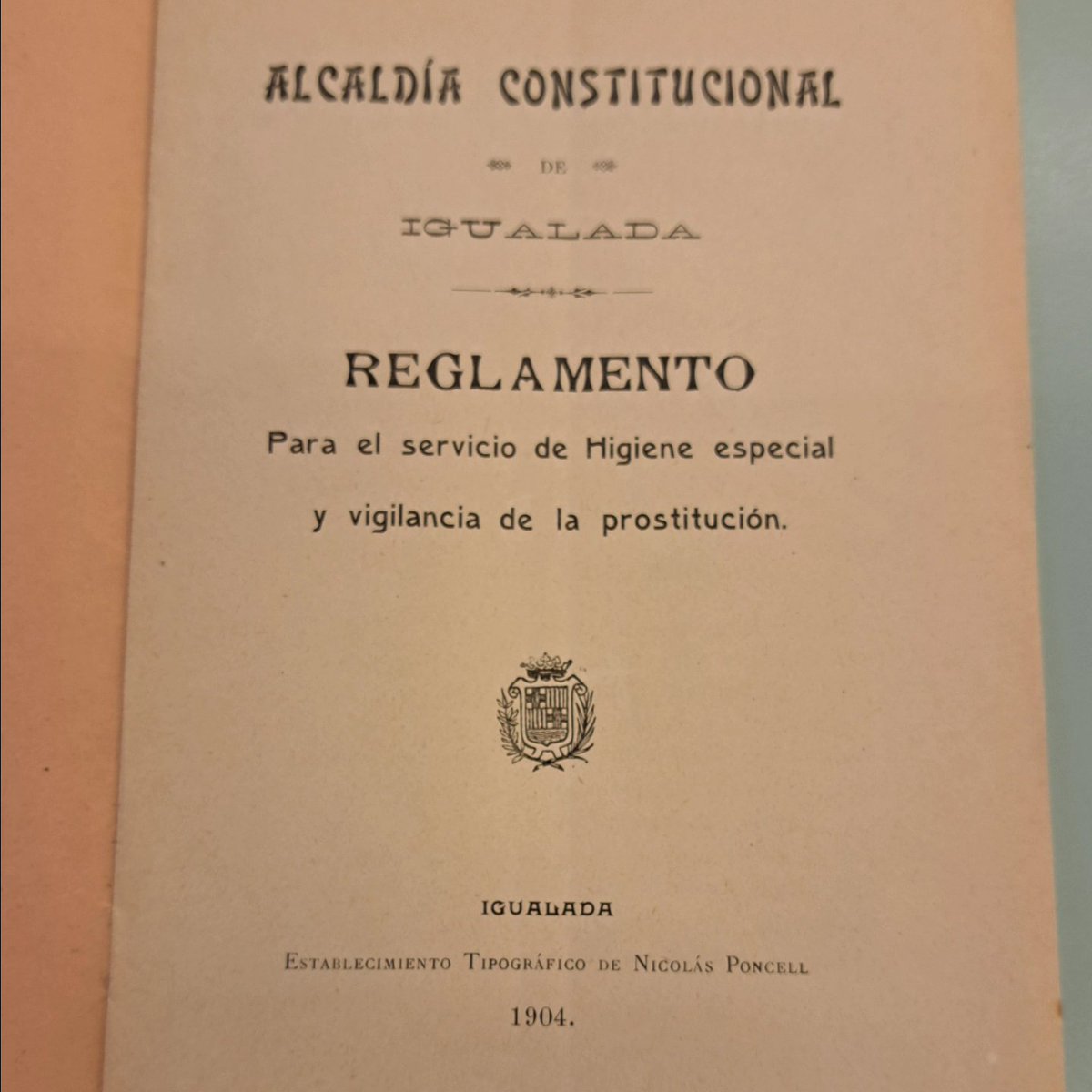 JephDeJespus's tweet photo. Les prostitutes sempre em van fer angúnia. Així, una de les primeres accions que vaig dur a terme en arribar a l'alcaldia va ser regular la #prostitució a #Igualada. El reglament rebé la felicitació del govern civil. Era la primera normativa d'aquesta mena que es feia a l'estat. https://t.co/iIFl8PSoa1