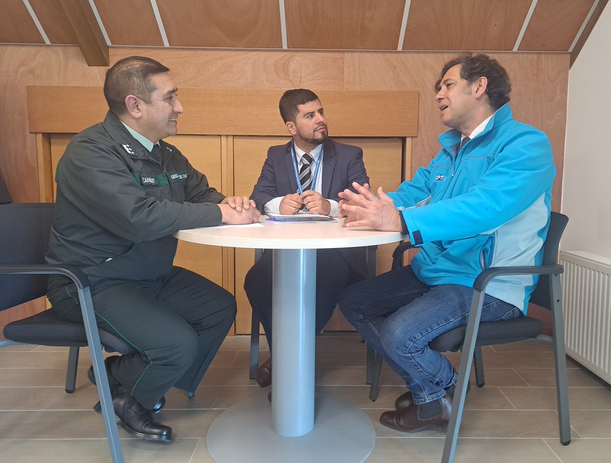 🟢Para analizar distintos aspectos de interés común de ambas instituciones, el director regional de @gendarmeria_LL, Coronel Edgardo Caniulef, y el Seremi <a href="/MinjudhLosLagos/">Seremi Justicia y Derechos Humanos Los Lagos</a>, Cristóbal Fuenzalida, se reunieron con el presidente del <a href="/mnptChile/">Comité para la Prevención de la Tortura - Chile</a>, Luis Vial.