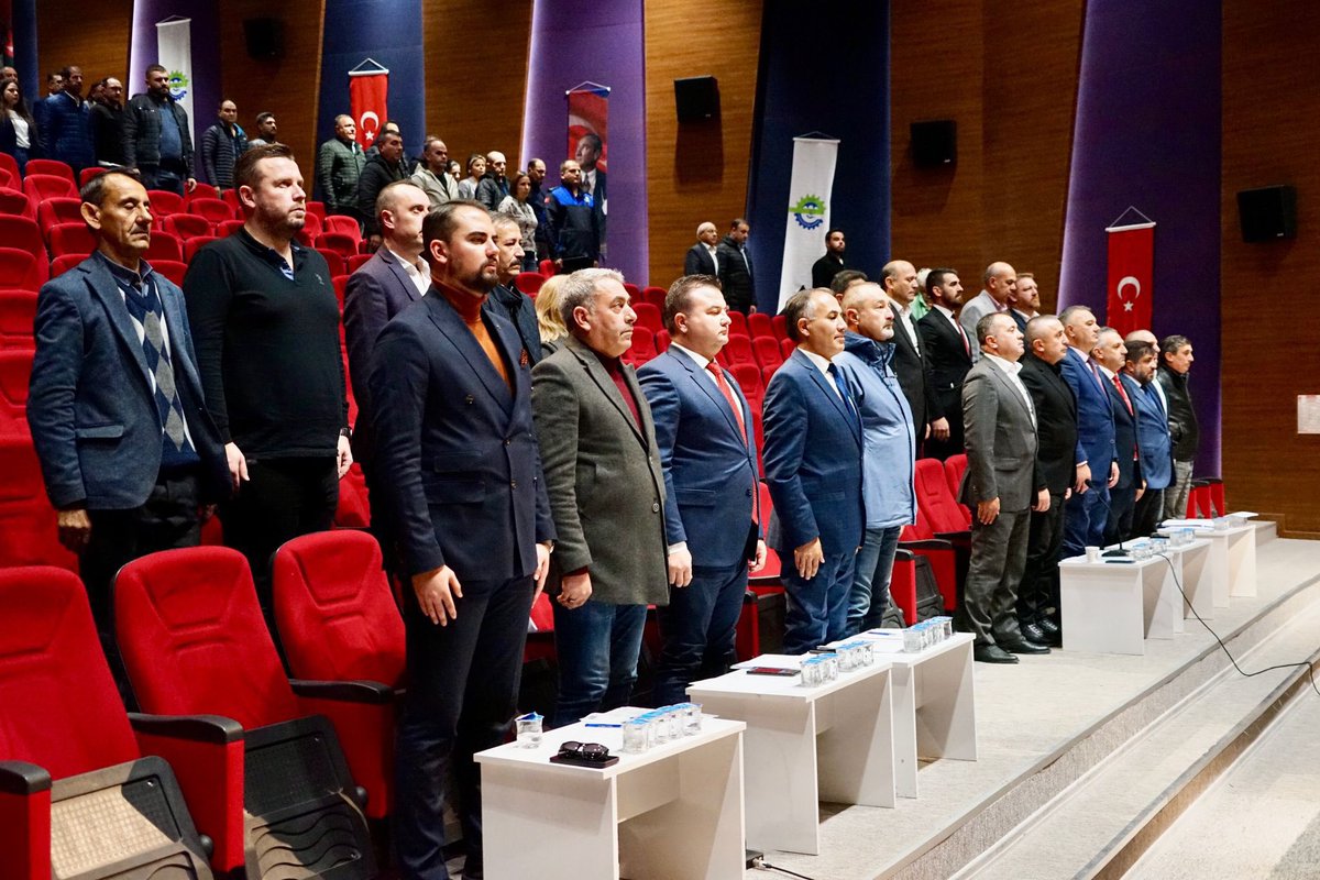 MugeYildizTopak's tweet photo. KASIM AYI OLAĞAN MECLİS TOPLANTIMIZI GERÇEKLEŞTİRDİK

Ergene Belediyemizin Kasım Ayı Olağan Meclis Toplantısı’nda aldığımız kararlarımızın Ergene’mize hayırlı olmasını temenni ediyorum. 

#HerşeyErgeneİçin
#YaparsaMügeBaşkanYapar https://t.co/B6k6PQgcfn