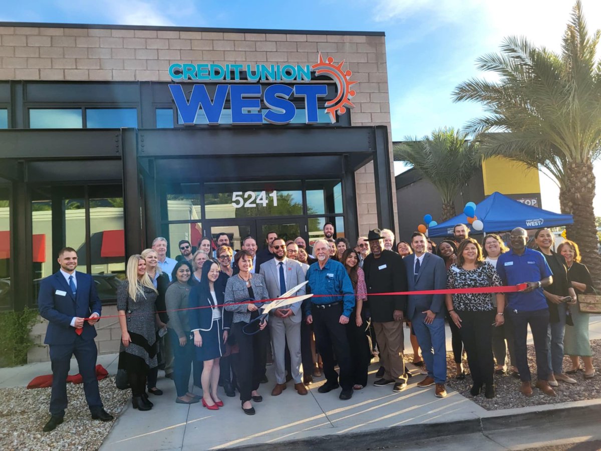 GlendaleChamber's tweet image. Thank you to @CreditUnionWest for inviting us to your Biltmore Grand Opening VIP Night! 🎉

We were happy to see our friends from Luke AFB, Arizona-56th Fighter Wing in attendance! 

#ChamberStrong #bettertogether