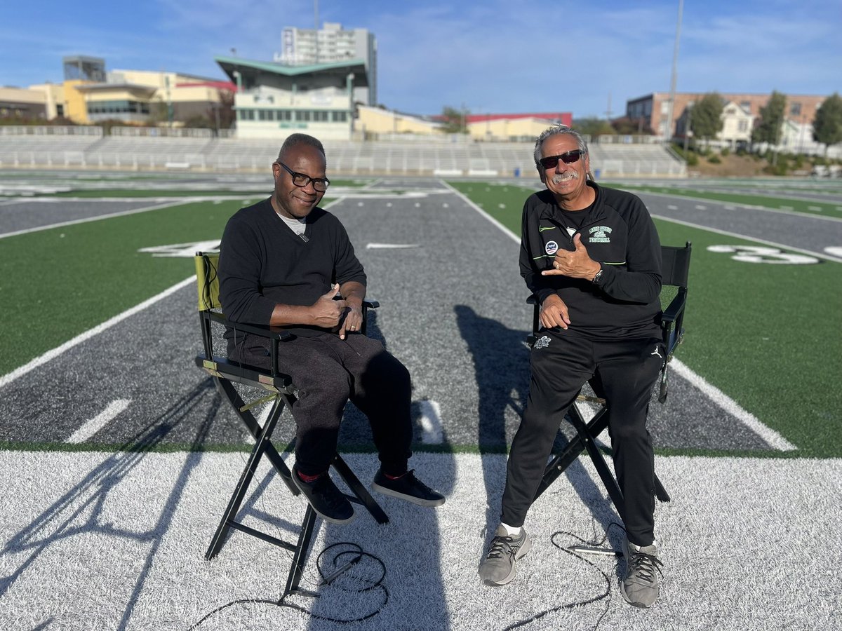 Our friendship started in the 90’s and has lasted over 3 decades. Thank you for all your support over the years and now during my final chapter. Stay tuned to see what’s next.<a href="/vernKPIX/">vernkpix</a>
2 Claps Ready Ready 
#titanpride 
#laneybuilt