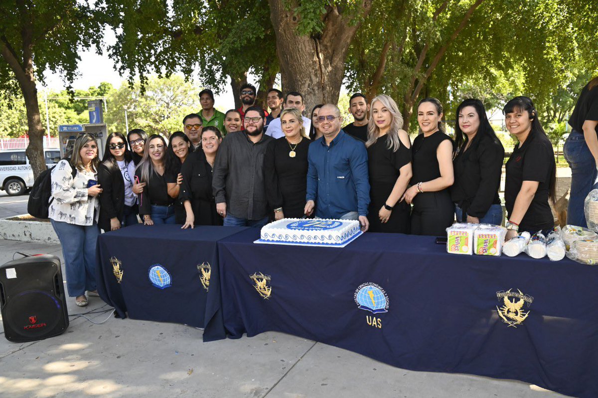 uasoficialmx's tweet photo. Conmemora la Facultad de Ciencias Económicas y Sociales de la UAS el 72 aniversario de la Licenciatura en Economía, semillera de actores relevantes. 👏🏻 #OrgulloUAS
Nota completa ℹ️ https://t.co/a19Kiaj3RD https://t.co/kvuvVTlz6z