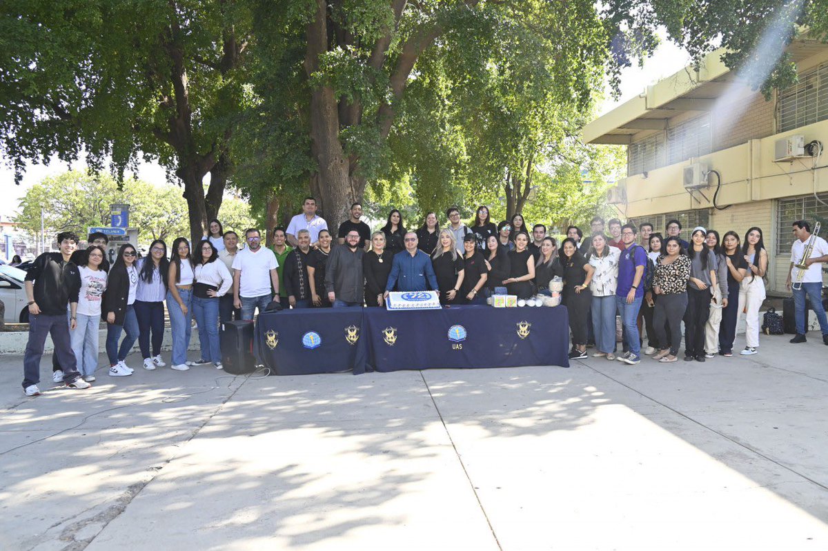 uasoficialmx's tweet photo. Conmemora la Facultad de Ciencias Económicas y Sociales de la UAS el 72 aniversario de la Licenciatura en Economía, semillera de actores relevantes. 👏🏻 #OrgulloUAS
Nota completa ℹ️ https://t.co/a19Kiaj3RD https://t.co/kvuvVTlz6z