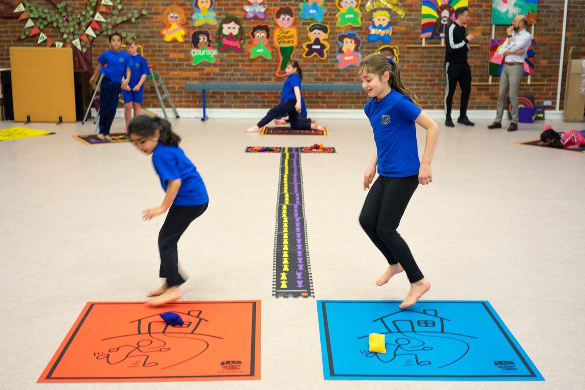 TeacherToolkit's tweet image. Looking to make your lessons more active? 🏃‍♂️ 

🧠  Action Mats combine physical activity with learning, keeping pupils engaged and helping you reduce planning time. 

💥  Add your email address to WIN a free set! bit.ly/48deODh 

PERFECT for EYFS, KS1 &amp;amp; KS2! 💡

#EFYS