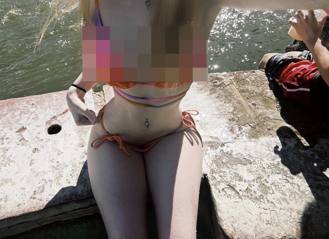 blondieowns's tweet photo. throwback to when this pig took me on vacation and did nothing but work for me & pay me the whole time 🤭
#findom #slave #paypigg #paypig #retweet #findom #walletdrain #spoiledbrat #paycow #atm #loser https://t.co/3tlbGlIaGb