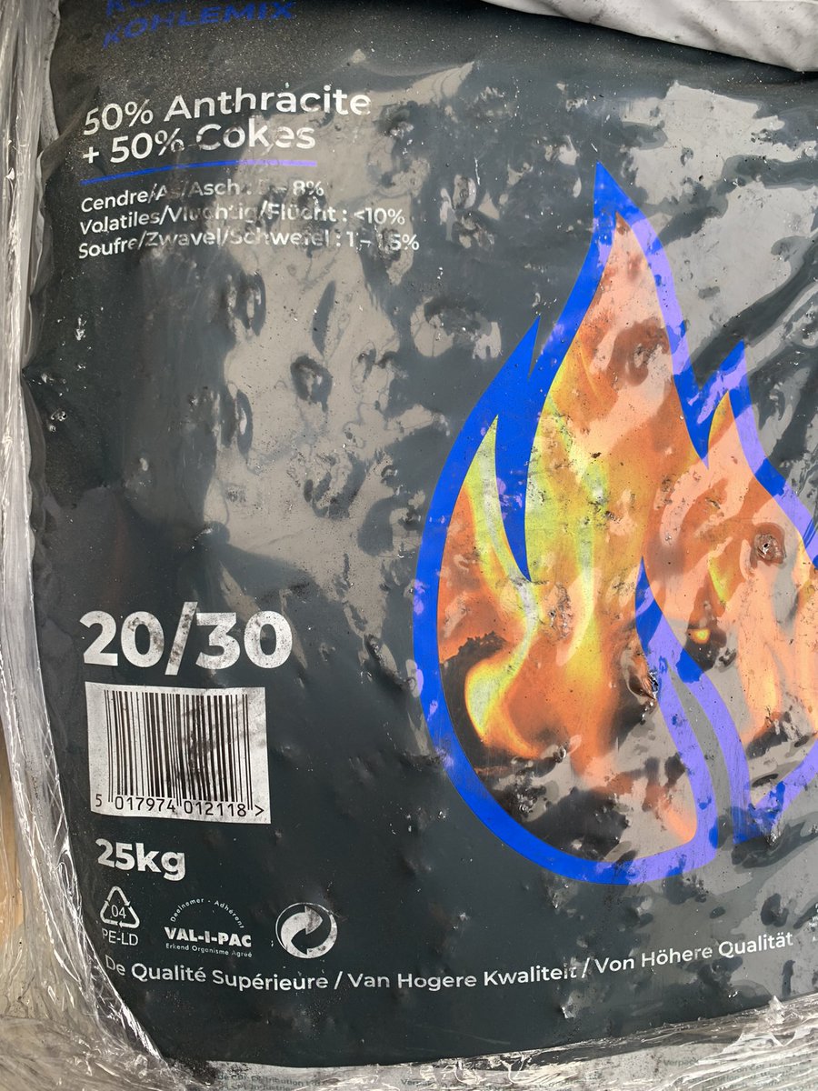 JohnnySpacey2's tweet image. Winter is coming and I was able to find a sack of coal to top up my wood burning stove and keep it running over night, and not only that I found the REKORD coal slabs that I’ve not seen since before that cunt Putin started his murderous shenanigans! #EnjoyTheLittleThings