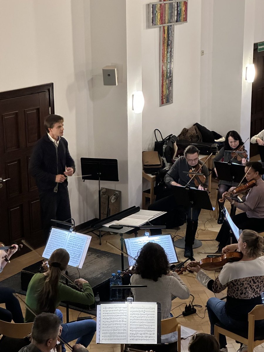 Deutsche Philharmonie Merck (@dphilmerck) on Twitter photo Wir proben mit Miguel Sepúlveda für unser Konzert am Sonntag im <a href="/StaatstheaterDA/">Staatstheater Darmstadt</a> . Brahms’ Tragische Ouvertüre, das Saxophonkonzert von Leonard Küßner (mit dem Solisten Salvatore Miceli) und Tschaikowskys Fünfte. Ein tolles Programm! Tickets unter:
philharmonie-merck.de/konzerte/ Wir proben mit Miguel Sepúlveda für unser Konzert am Sonntag im <a href="/StaatstheaterDA/">Staatstheater Darmstadt</a> . Brahms’ Tragische Ouvertüre, das Saxophonkonzert von Leonard Küßner (mit dem Solisten Salvatore Miceli) und Tschaikowskys Fünfte. Ein tolles Programm! Tickets unter:
philharmonie-merck.de/konzerte/