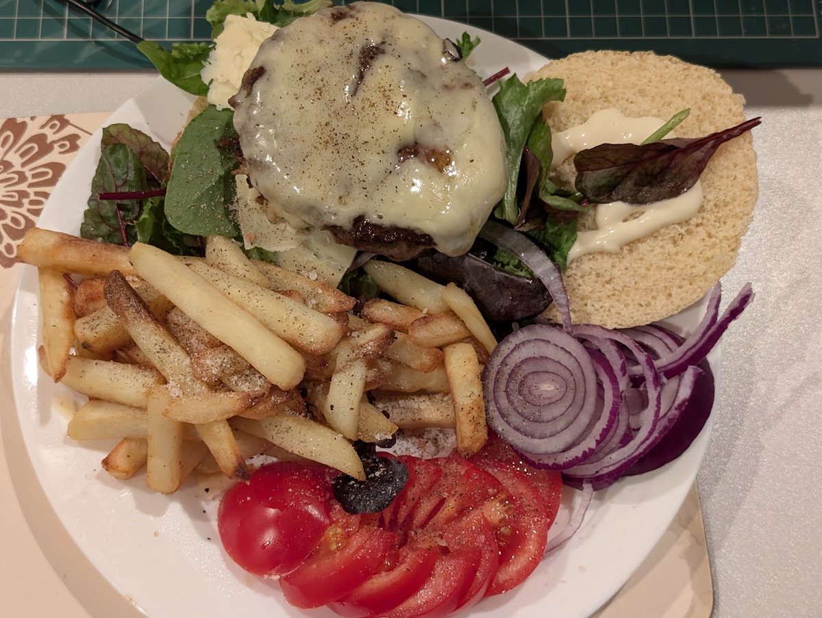 TengoLoTodo's tweet photo. Hello Hello!

I wonder if we will start a bull run now...

Meantime dinner and on #wednesdaysweeatmeat
#silverbloggers #tengocrypto #foodie #foodtalk https://t.co/7coeYVwGYs