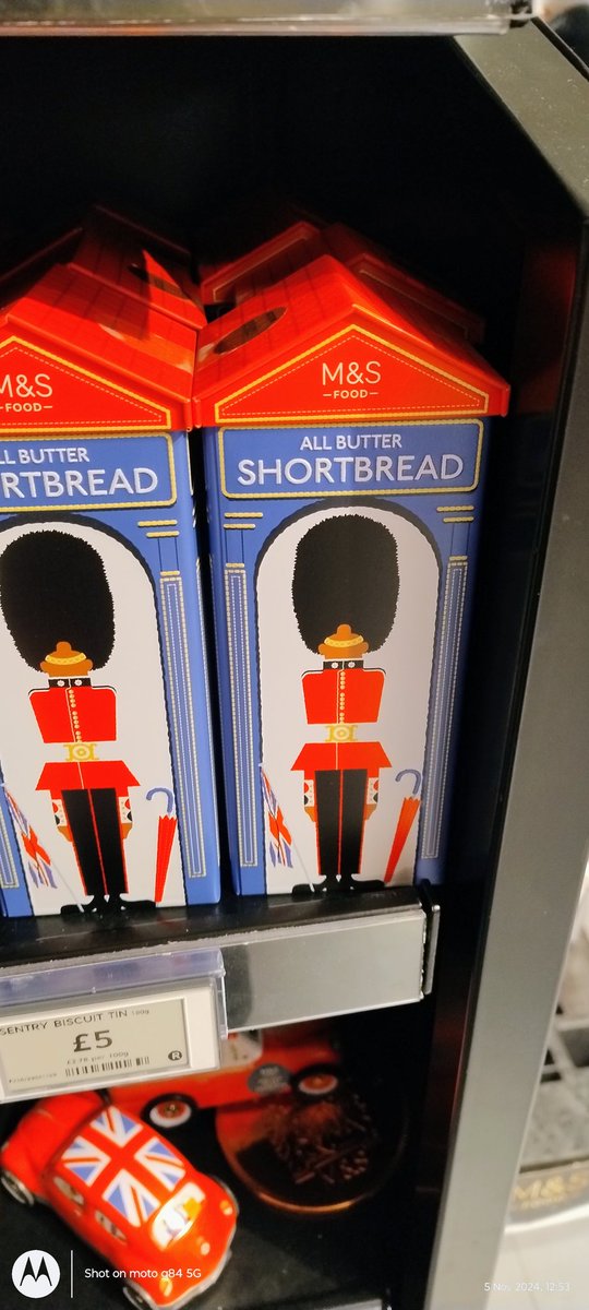 AdamBurt7's tweet image. #British 🇬🇧 #markandspencer #london